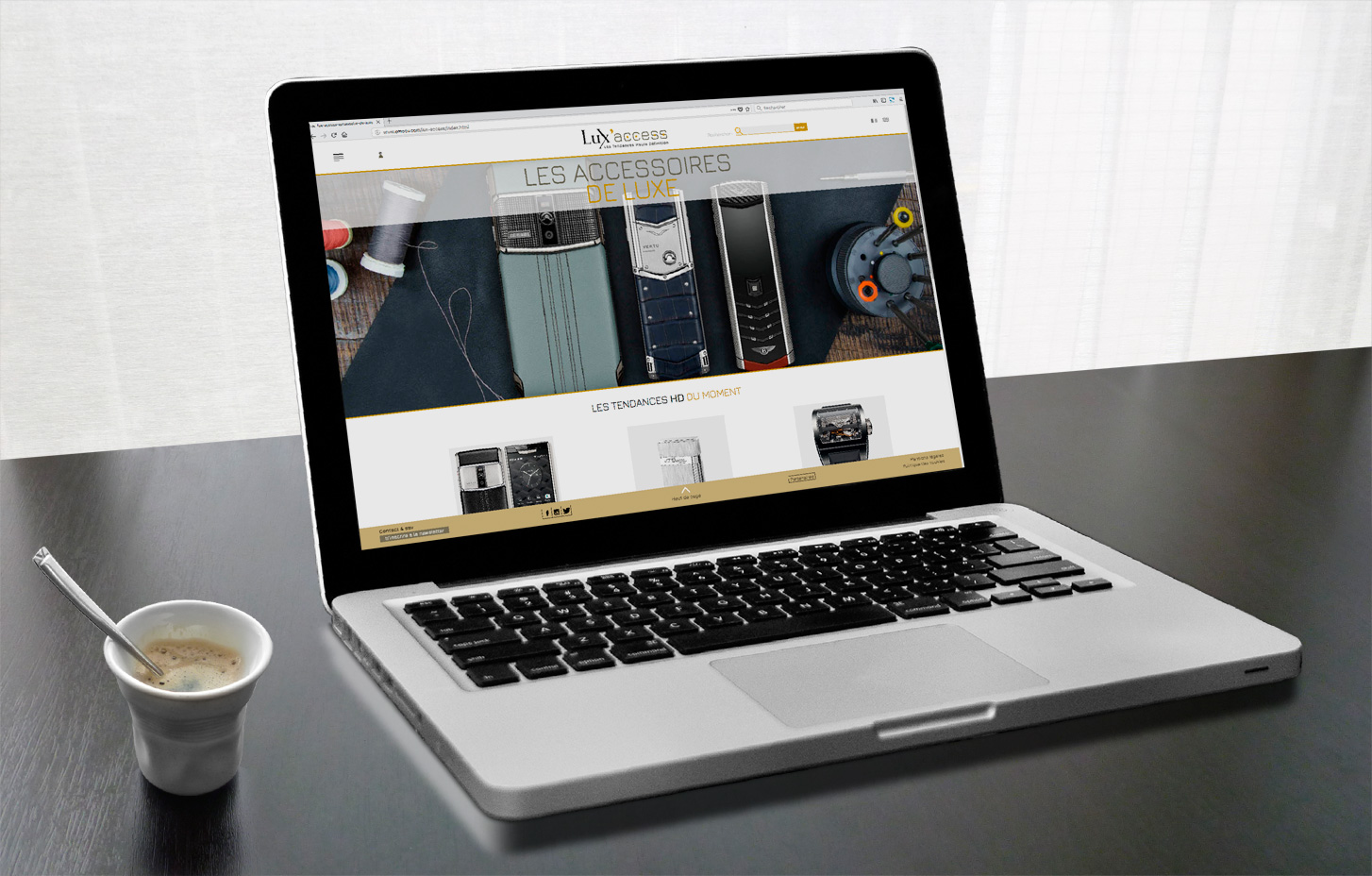 mock-up présentant un écran du site avec des téléphones et des montres de luxe