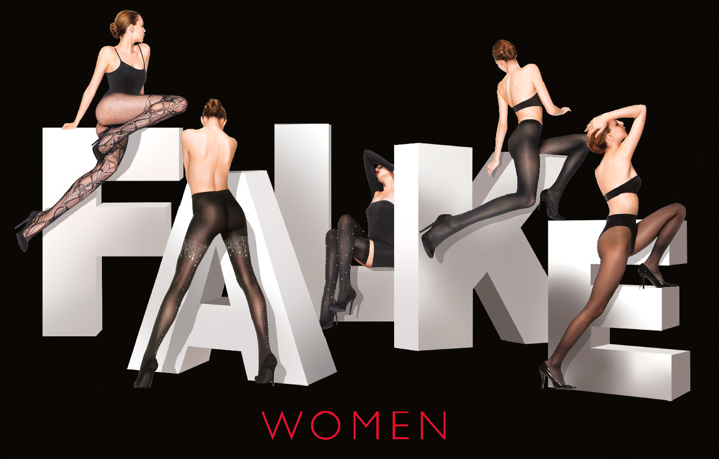 Logo Falke en 3 dimensions sur fond noir avec des femmes en collants posant sur chaque lettre du logo